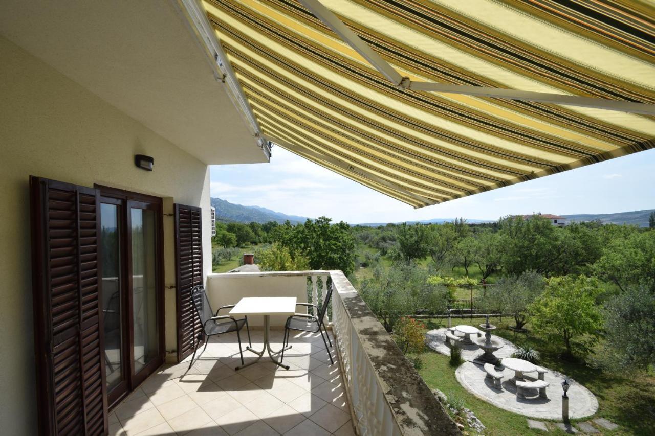 Apartments Nina Starigrad Paklenica Exterior photo