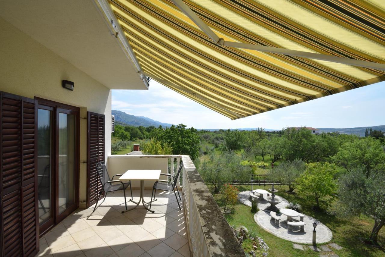 Apartments Nina Starigrad Paklenica Exterior photo