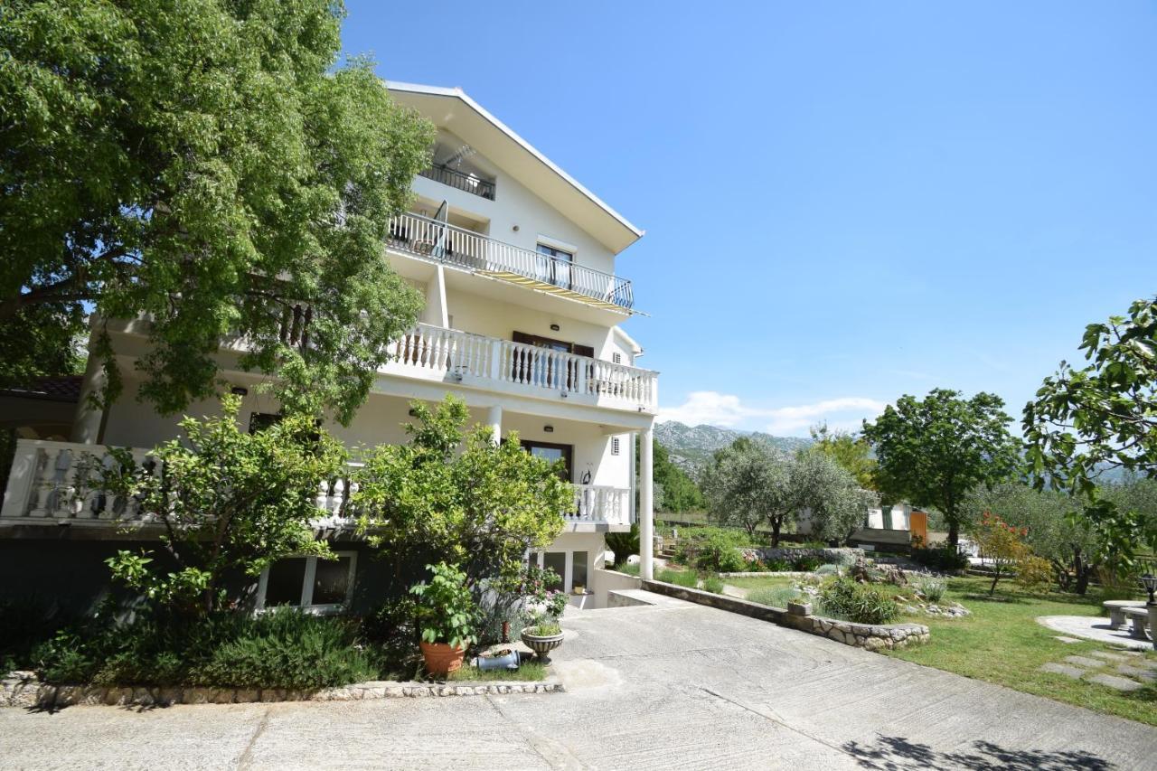 Apartments Nina Starigrad Paklenica Exterior photo